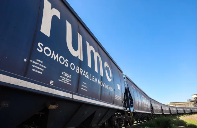 Trem operado pela Rumo, empresa controlada pela Cosan