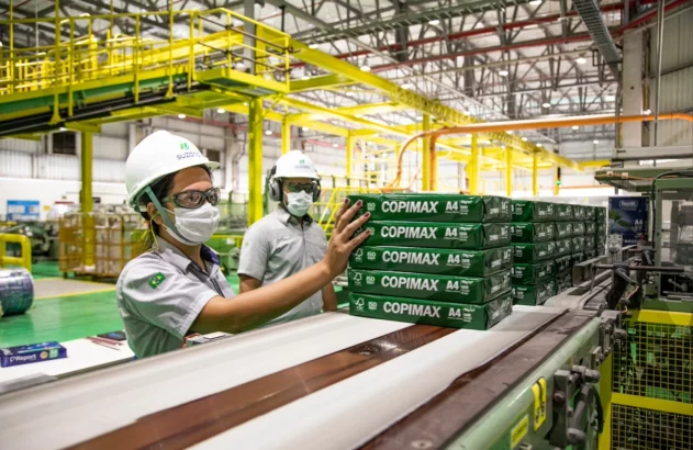 Linha de produção da Suzano