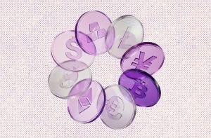 Ilustração 3D de moedas roxas transparentes em círculo, misturando criptomoedas como Bitcoin e Ethereum com Dólar, Euro e Ouro.