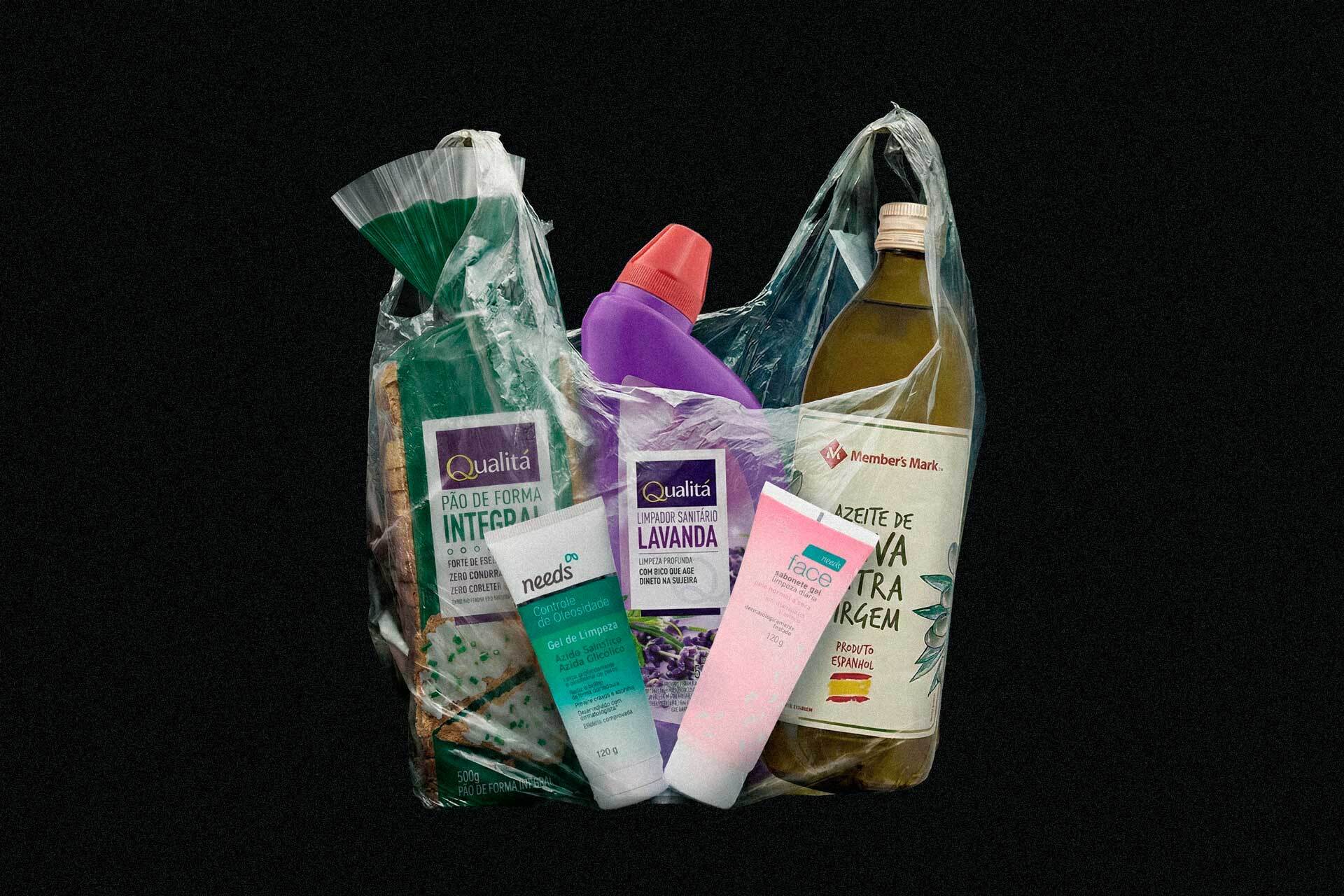 Produtos de marcas de varejistas na sacola (Ilustração InvestNews)