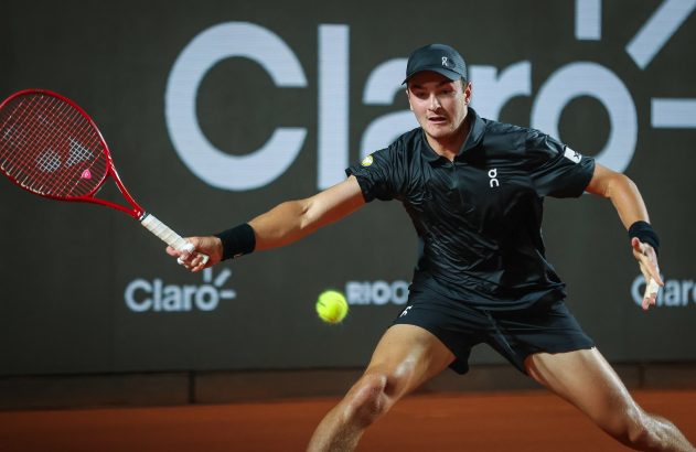 João Fonseca em ação no Rio Open