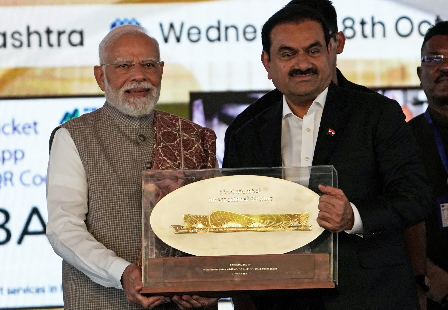 Narendra Modi, primeiro-ministro da Índia, e o empresário Gautam Adani