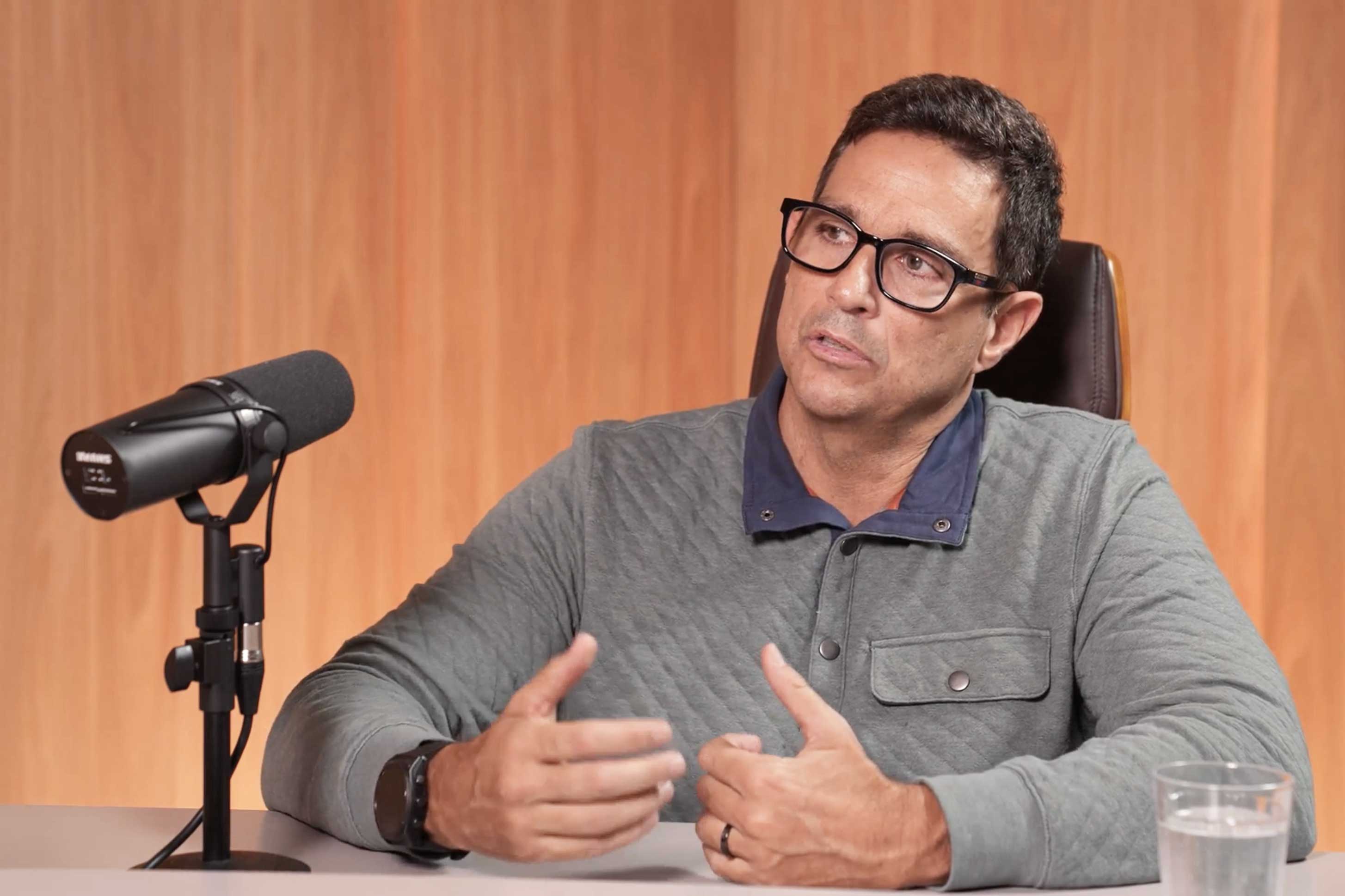 O economista-chefe e vice-chairman do Nubank, Roberto Campos Neto, dá entrevista ao videocast Perspectivas, do InvestNews