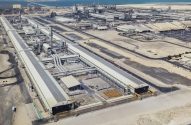 Planta industrial de alumínio da Emirates Global Aluminium de Al Taweelah