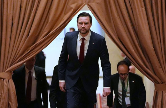 JD Vance foi ao Paquistão para negociações com representantes do Irã (Foto: Bloomberg por Pool/Getty Images AsiaPac)