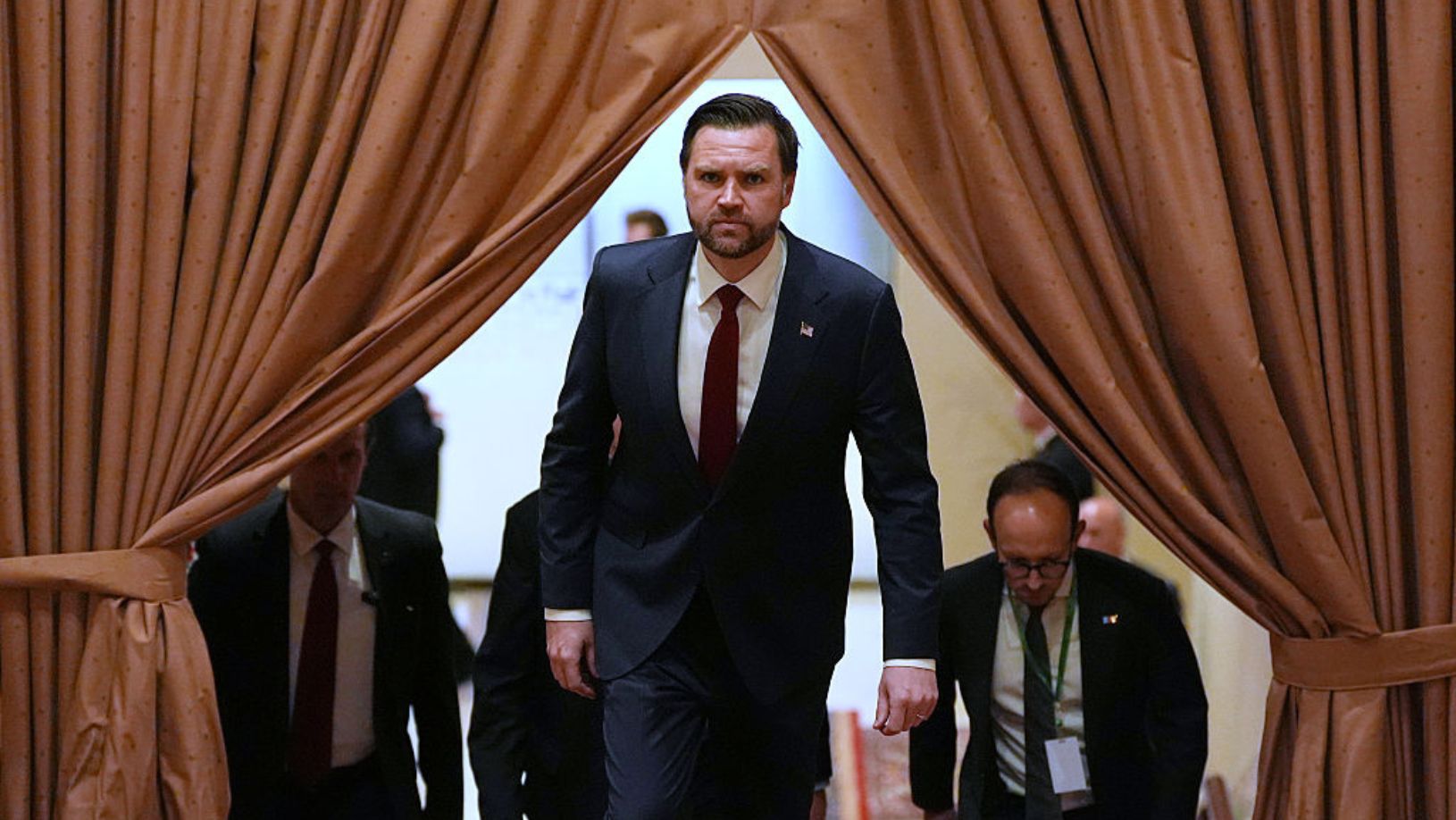 JD Vance foi ao Paquistão para negociações com representantes do Irã (Foto: Bloomberg por Pool/Getty Images AsiaPac)