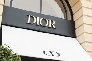 Loja da Dior, em Paris. (Foto: Benjamin Girette/Bloomberg)