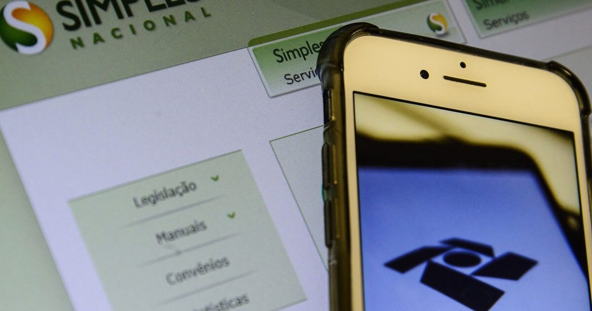 Pagou imposto a maior no Simples Nacional? Saiba como recuperar o dinheiro via restituição ou compensação