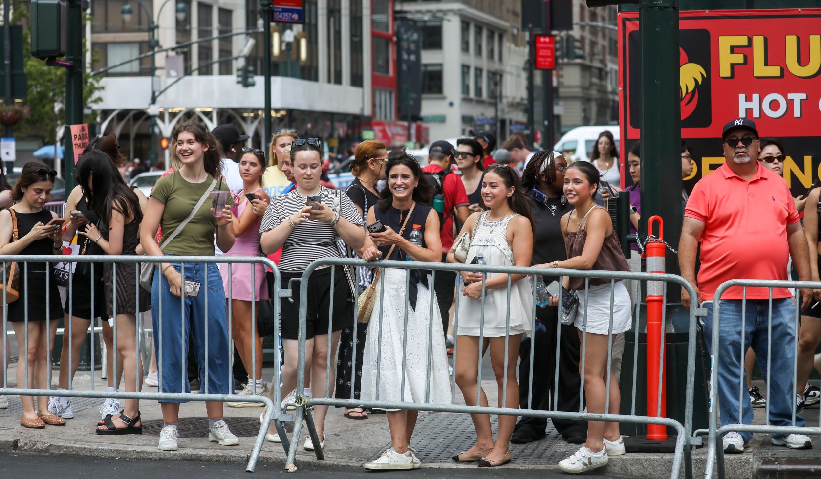 Fila de 'swifters' no entorno do Madison Square Garden (Foto: Bloomberg)