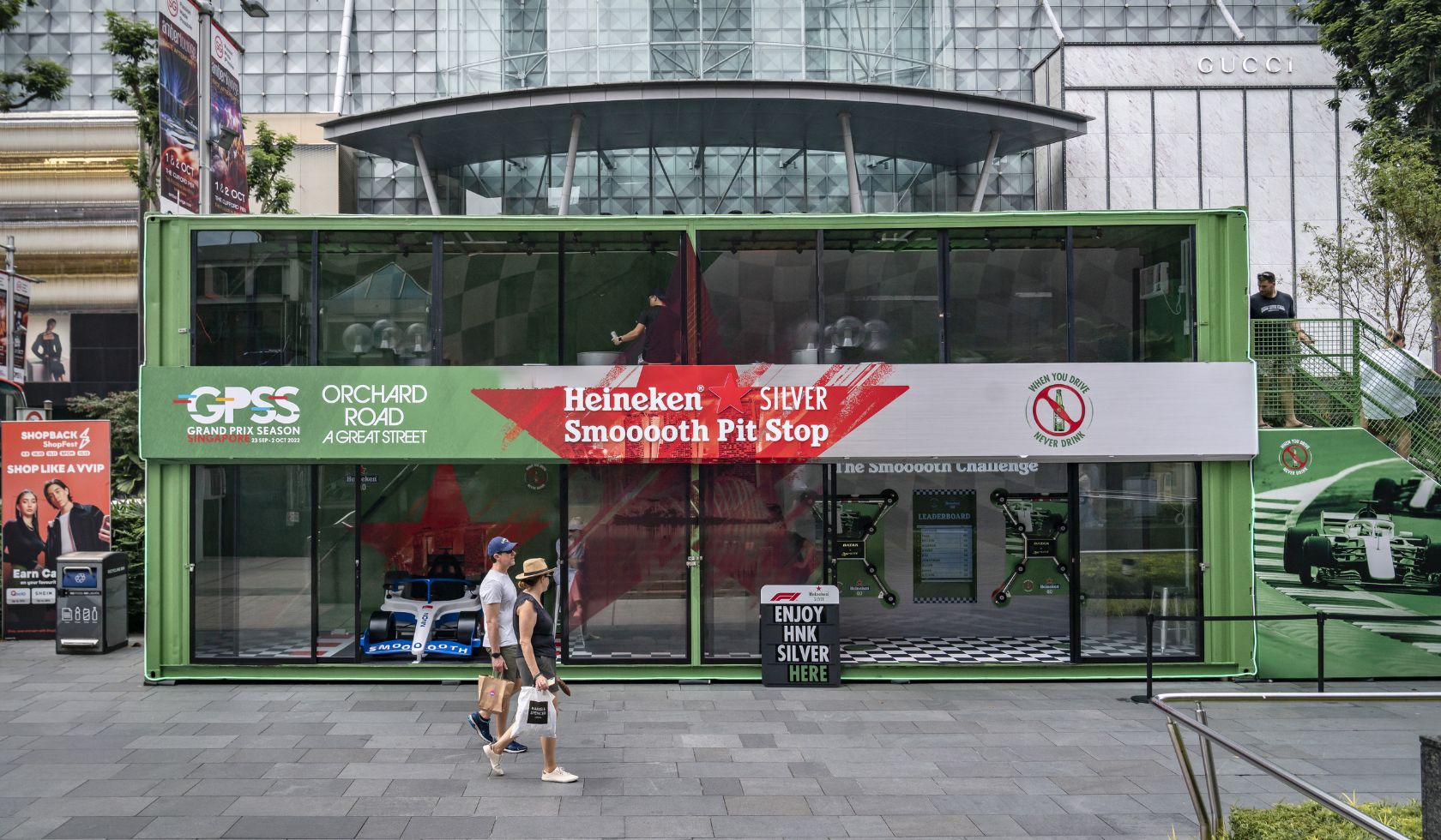 stand da Heineken na F1 em prova em Singapura, (Foto: Bloomberg)